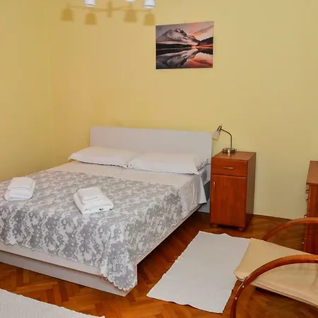 Apartman Vesna פטרצ'אנה